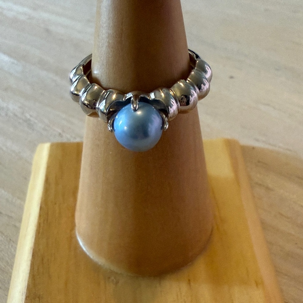 Elegant Silver and Blue Pearl Ring
